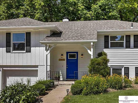 3rd image of 256 N 118th St