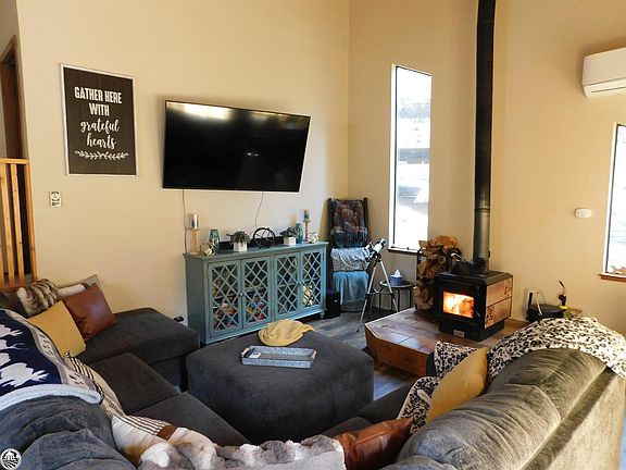 4th image of 12876 Green Valley Cir #3/400