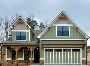 108 Cherokee Cv, Waleska, GA 30183