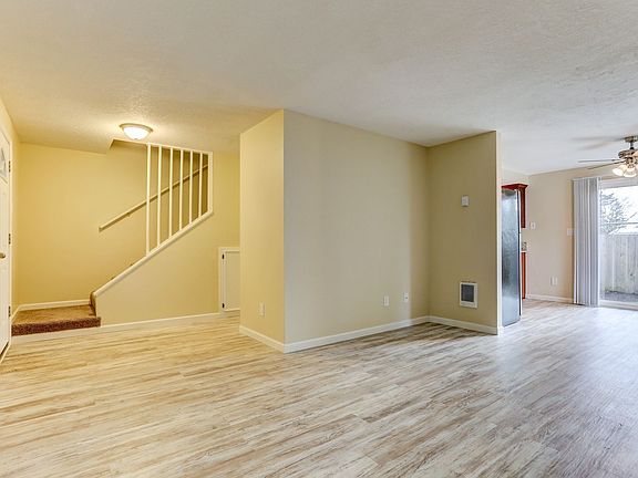 5th image of 11785 SE Market St #0