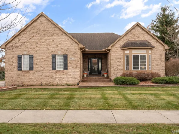 791 W Bay Shore Dr, Oxford, MI 48371