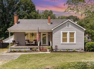 810 Maplewood St, Kannapolis, NC 28081