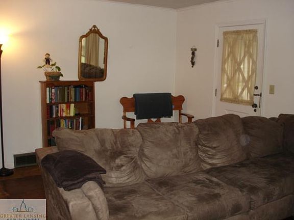 3rd image of 525 Irvington Ave