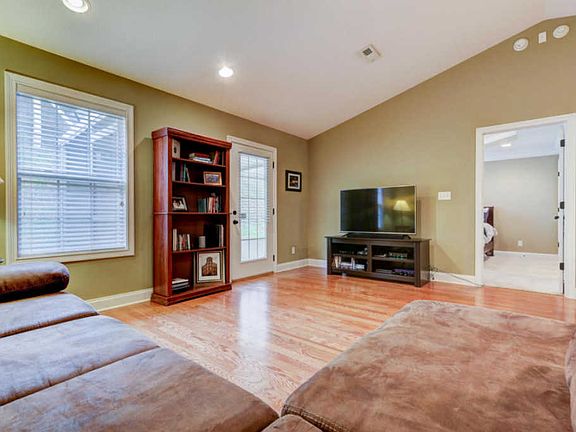 3rd image of 1704 Citydweller Way