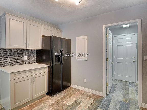5th image of 7647 Glorietta Bay Ct