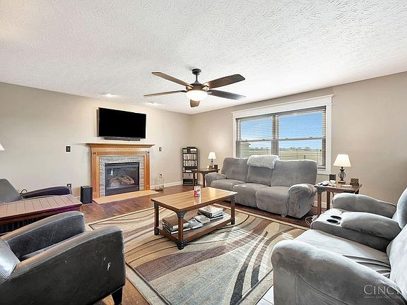 5th image of 801 E Jameson Ct