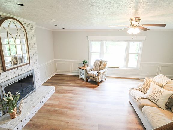 4th image of 491 Amber Dr