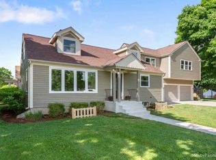 921 Center St, Geneva, IL 60134