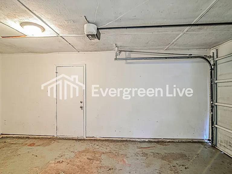 200 Greenlake Dr — Photo 13