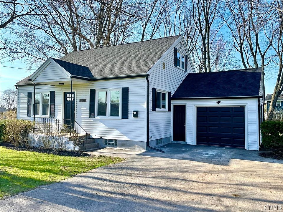 1st image of 106 N Woodland Dr