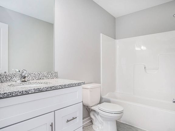 4th image of 5872 Lynn Dr