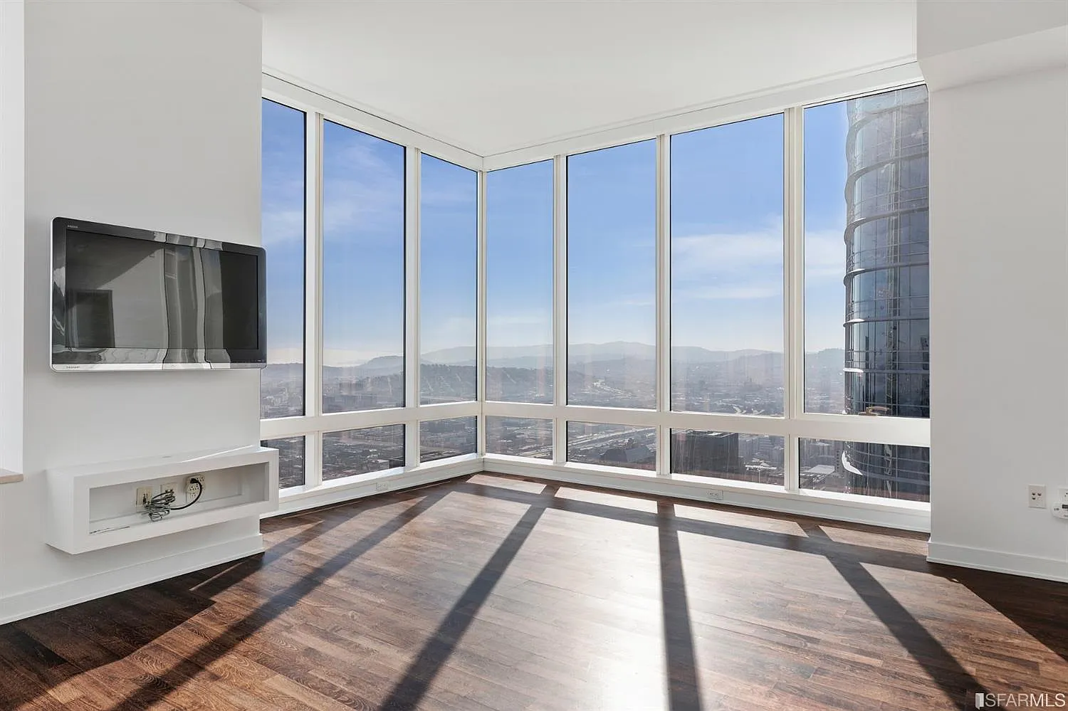 2 bed, 3.0 bath, 2230 sqft, $11,550 — Photo 3