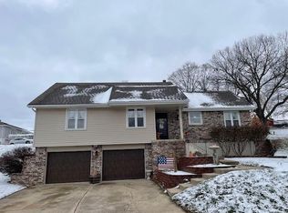409 Laurel Ct, Liberty, MO 64068