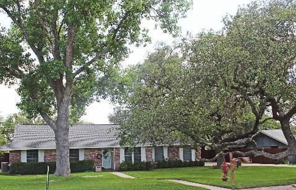 2nd image of 123 Malone Dr