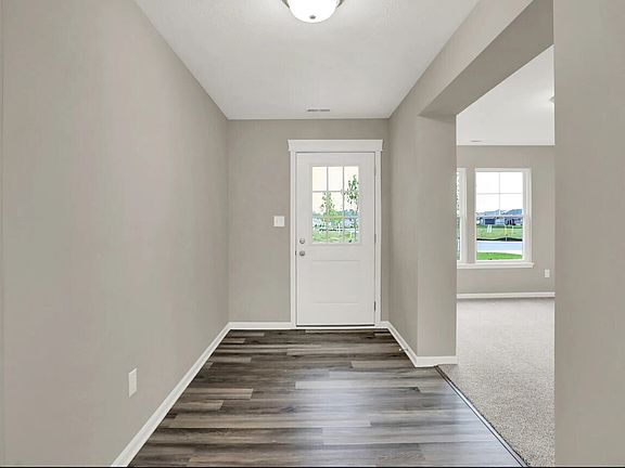 3rd image of 7081 Lillian Pl