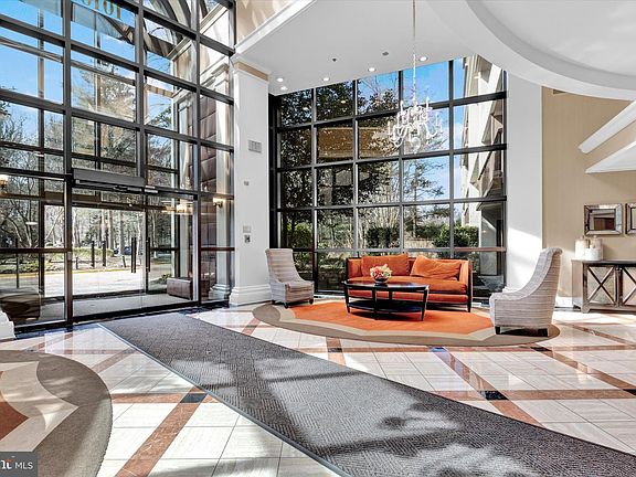 3rd image of 10101 Grosvenor Pl APT 510