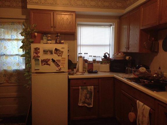 2nd image of 1107 Warren St
