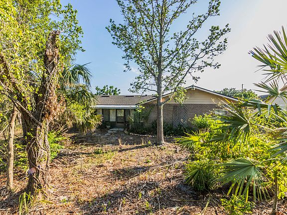 5th image of 1292 Voyager St