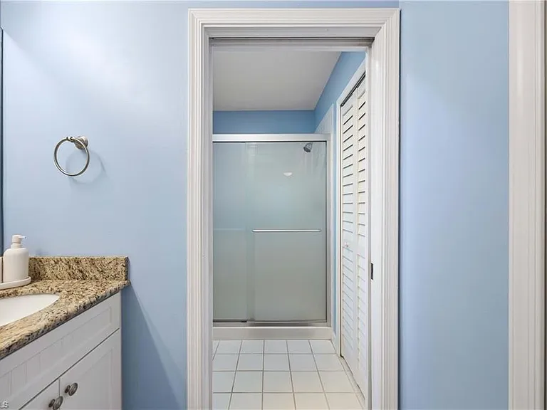 7050 Barrington Cir #202 — Photo 22