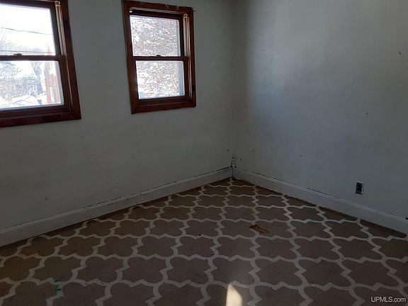 2nd image of 1022 & 1024 N Douglas Blvd