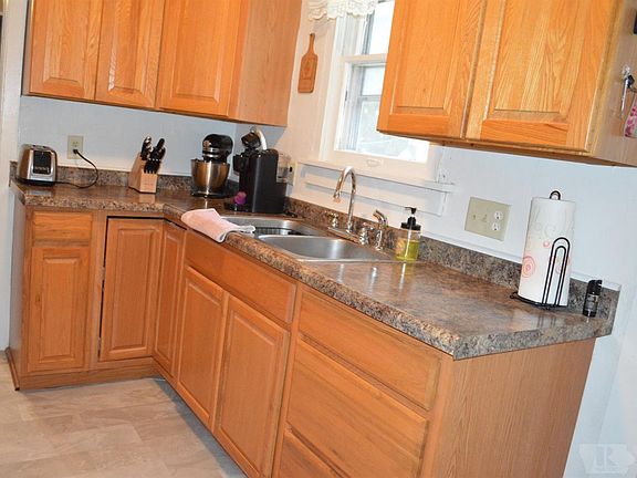 4th image of 307 S Dekalb St