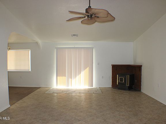 2nd image of 8472 Viburnum Ave