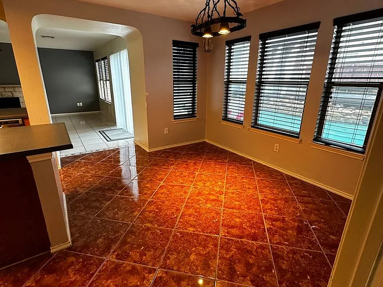 326 Fallen Leaf Ln — Photo 2