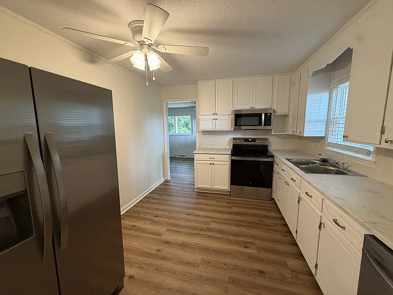 147 Crooked Ln — Photo 7