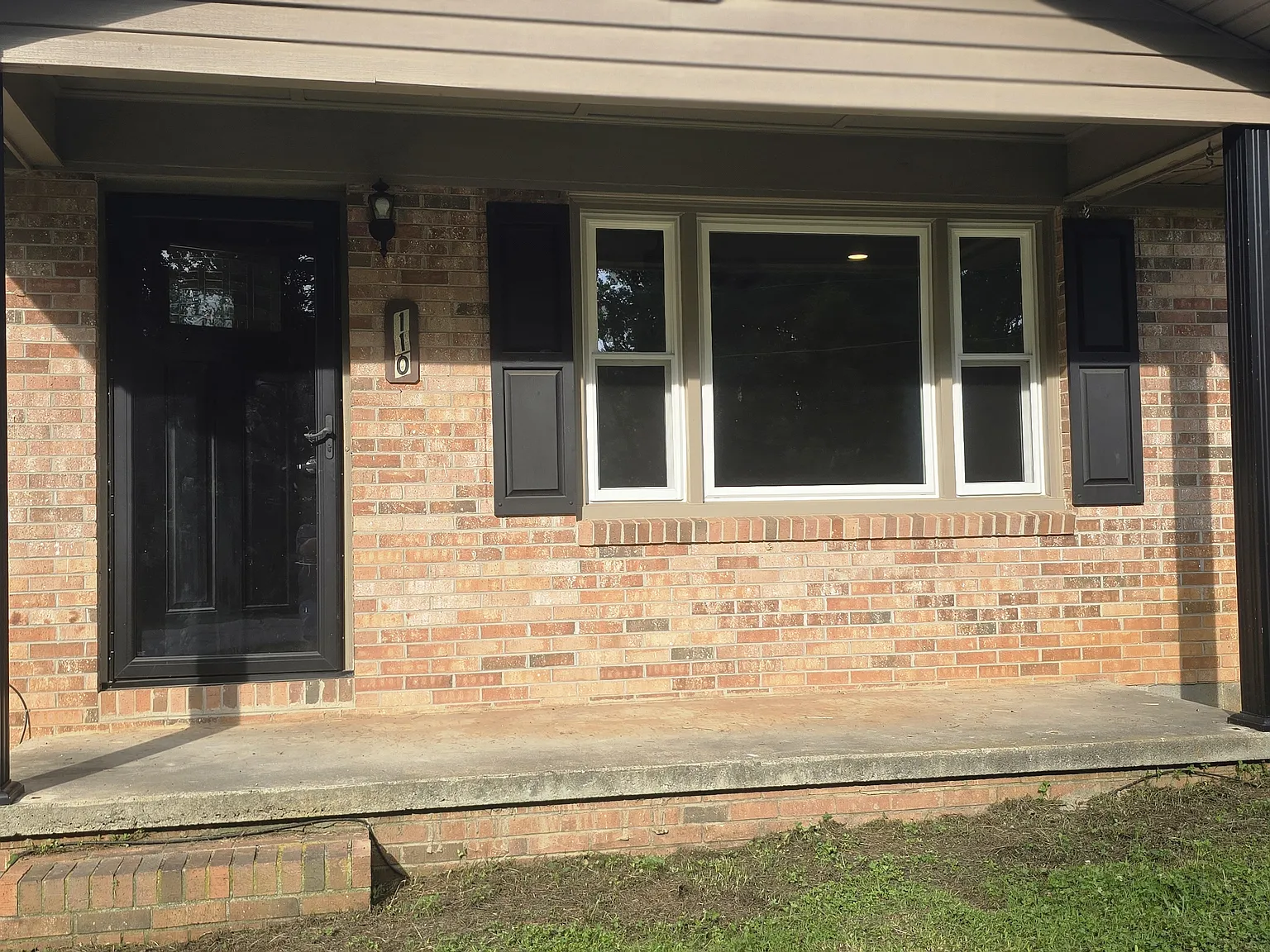 3 bed, 1.5 bath, 1269 sqft, $1,850 — Photo 3