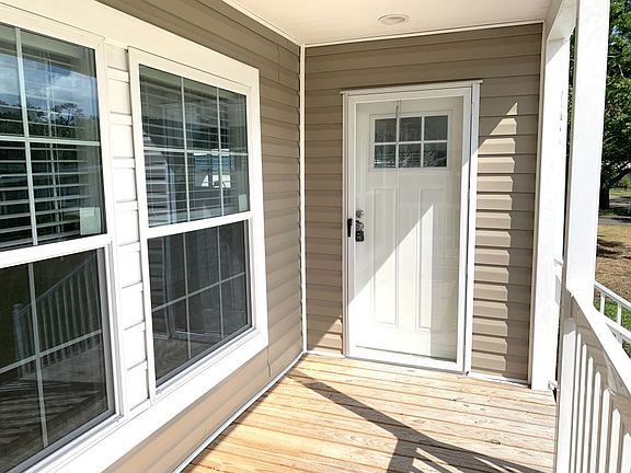 3rd image of 147 Woodland Dr