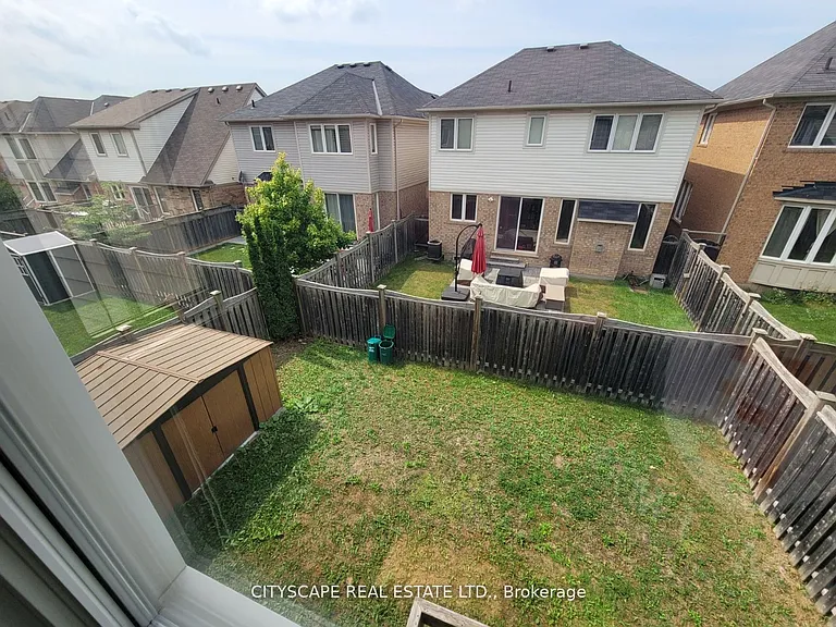 219 McGinnis Cres — Photo 32