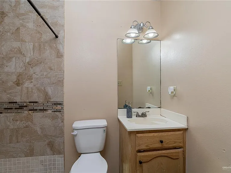 1510 Arboledas Dr — Photo 8