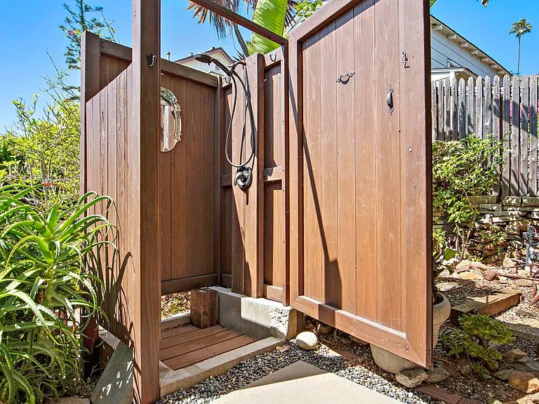 32060 Virginia Way — Photo 33