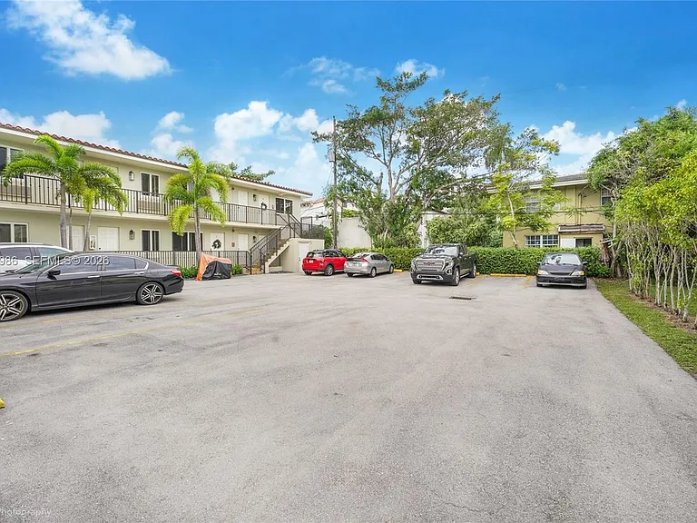 35 Antilla Ave #11 — Photo 9