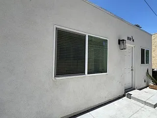 816 E 87th Pl — Photo 11