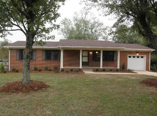 11 Hilltop Rd, Fayetteville, TN 37334