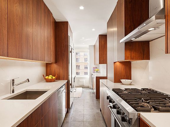 3rd image of 310 W End Ave #5B
