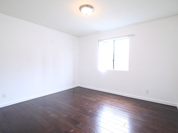 2nd image of 627 Maltman Ave APT 4