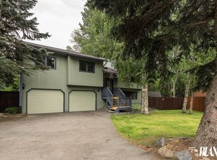9827 Little Diomede Cir, Eagle River, AK 99577