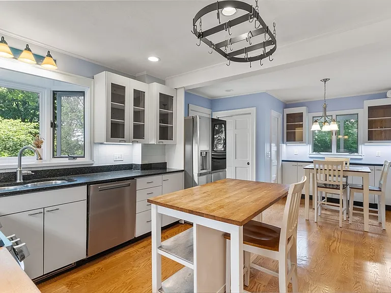 161 Highland Ave — Photo 5