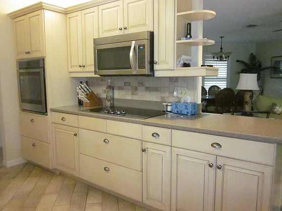 5th image of 600 Portia St