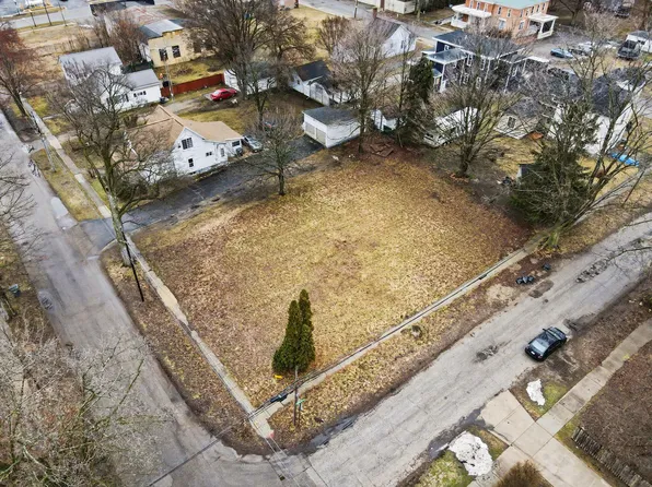 215 W Shepard St, Hartford, MI 49057