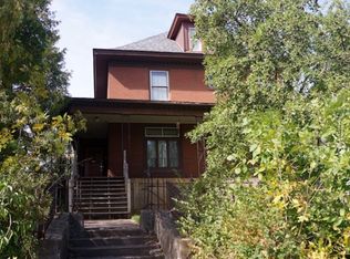 1113 E 4th St #2, Duluth, MN 55805