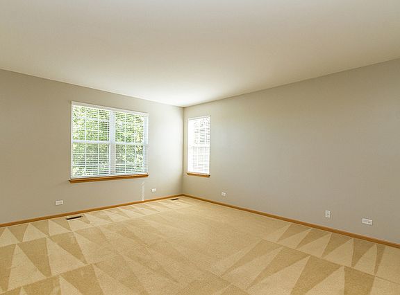 3rd image of 3110 Valley Falls St #25-1