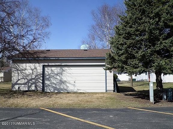 3rd image of 608 Kneale Ave S