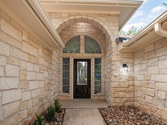 2nd image of 29000 Colonial Dr