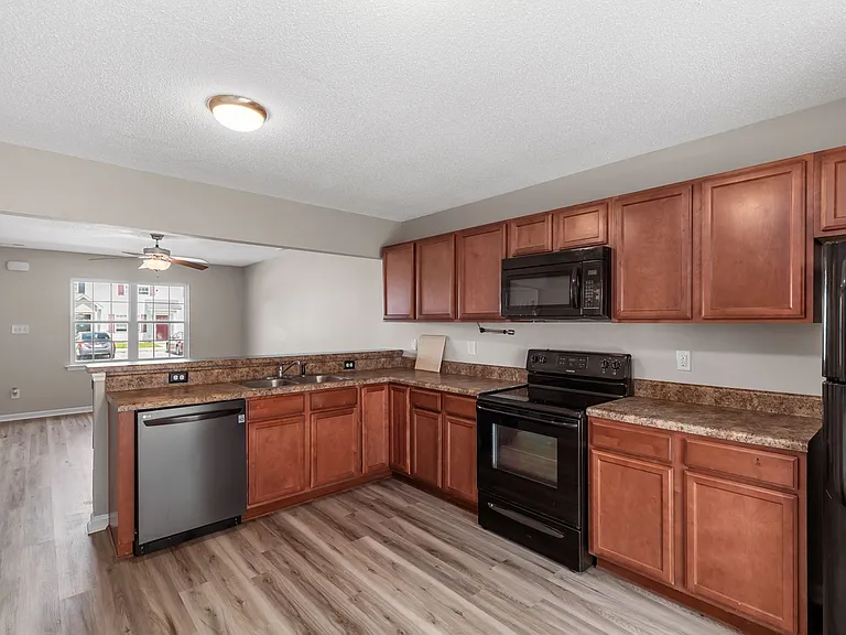 1004 Banister Loop — Photo 11