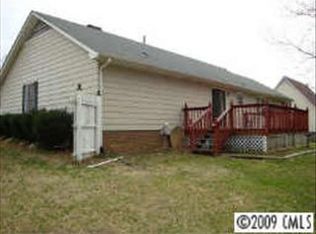 2326 Springwater Dr, Gastonia, NC 28056