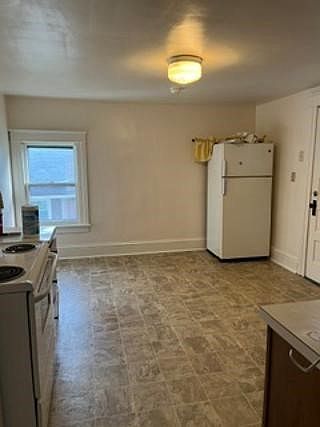 4th image of 854 Maple Ave