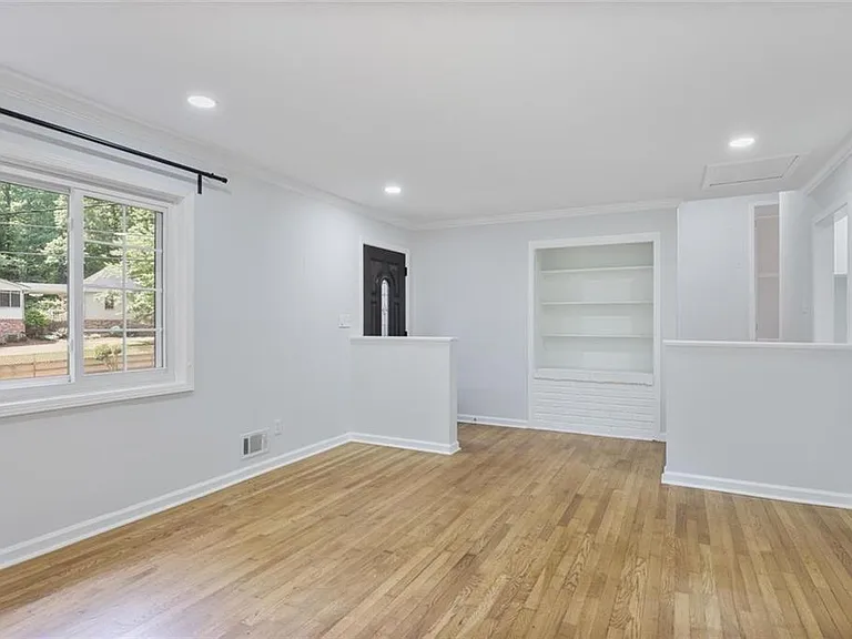 2903 Old Sewell Rd — Photo 5